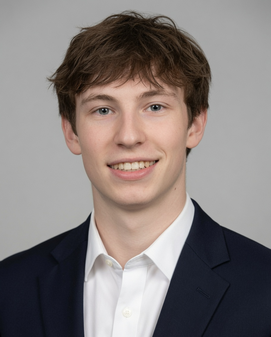 Asher Ruby headshot